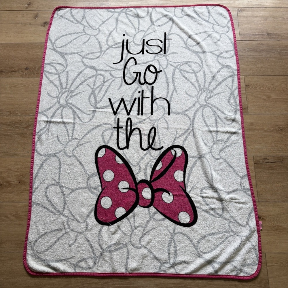 Disney Minnie Mouse Bow Polka Dot Plush Fleece Throw Blanket 40x60"